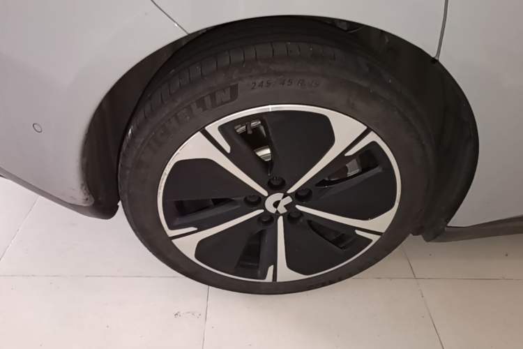 Used Nio ET5T 2024 75kWh Touring Right Rear Wheel Hub