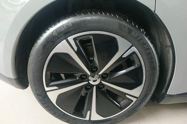 Used Nio ET5T 2024 75kWh Touring Right Rear Wheel Hub