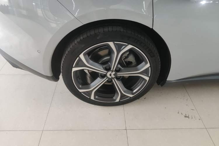 Used Nio ET5T 2024 75kWh Touring Right Rear Wheel Hub