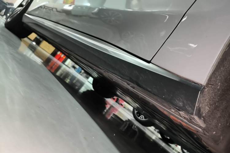 Used Nio ET5T 2024 75kWh Touring Right Side Sill