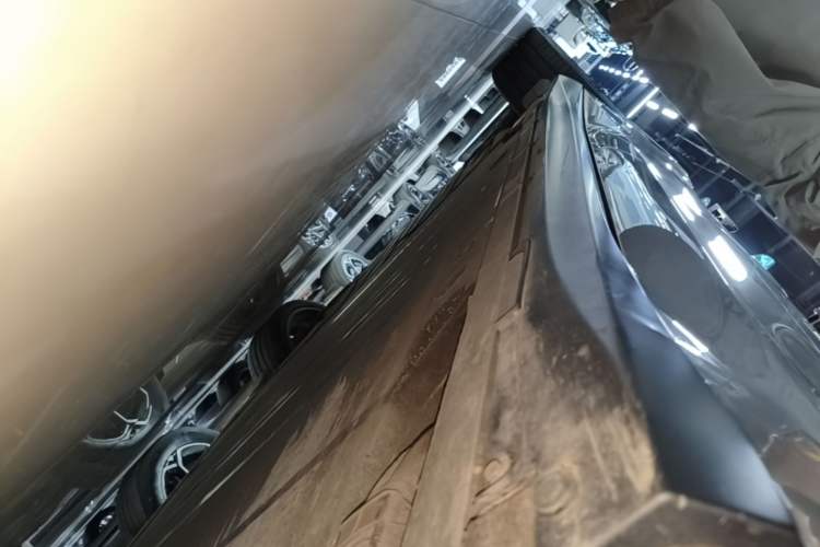 Used Nio ET5T 2024 75kWh Touring Right Side Sill