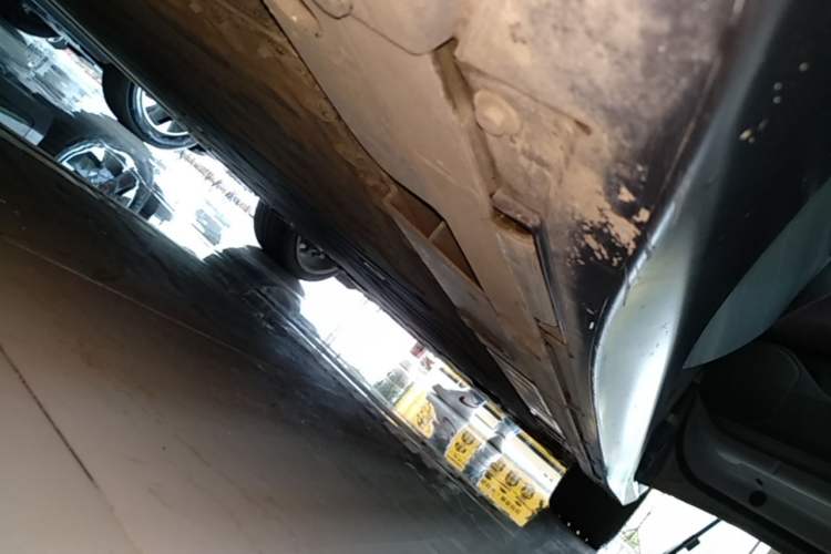 Used Nio ET5T 2024 75kWh Touring Right Side Sill