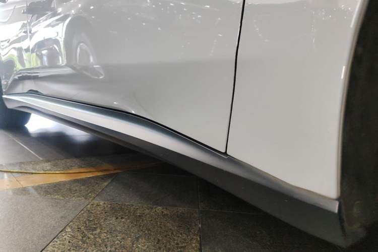 Used Nio ET5T 2024 75kWh Touring Right Side Sill