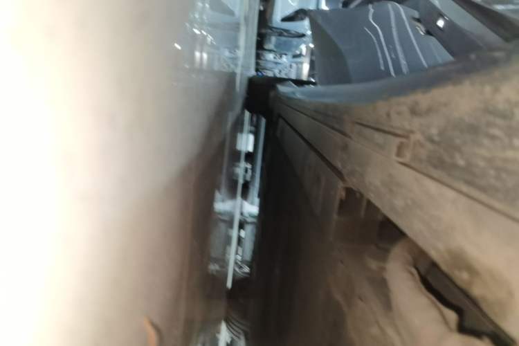 Used Nio ET5T 2024 75kWh Touring Right Side Sill