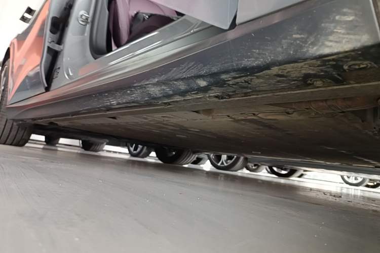 Used Nio ET5T 2024 75kWh Touring Right Side Sill