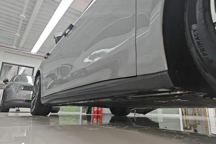 Used Nio ET5T 2024 75kWh Touring Right Side Sill