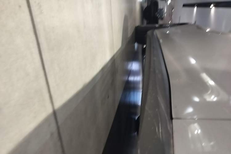 Used Nio ET5T 2024 75kWh Touring Right Side Sill
