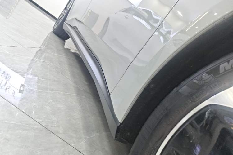 Used Nio ET5T 2024 75kWh Touring Right Side Sill