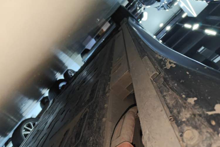 Used Nio ET5T 2024 75kWh Touring Right Side Sill