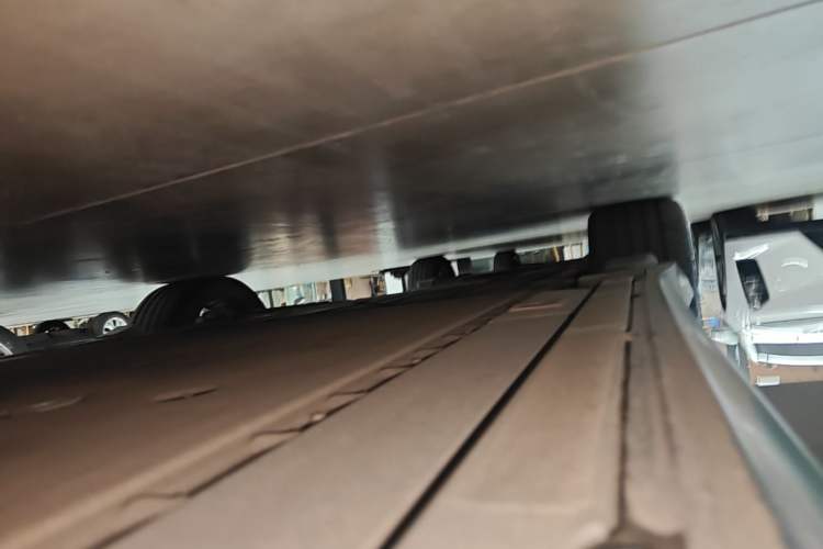 Used Nio ET5T 2024 75kWh Touring Right Side Sill
