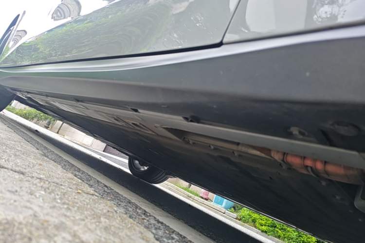 Used Nio ET5T 2024 75kWh Touring Right Side Sill