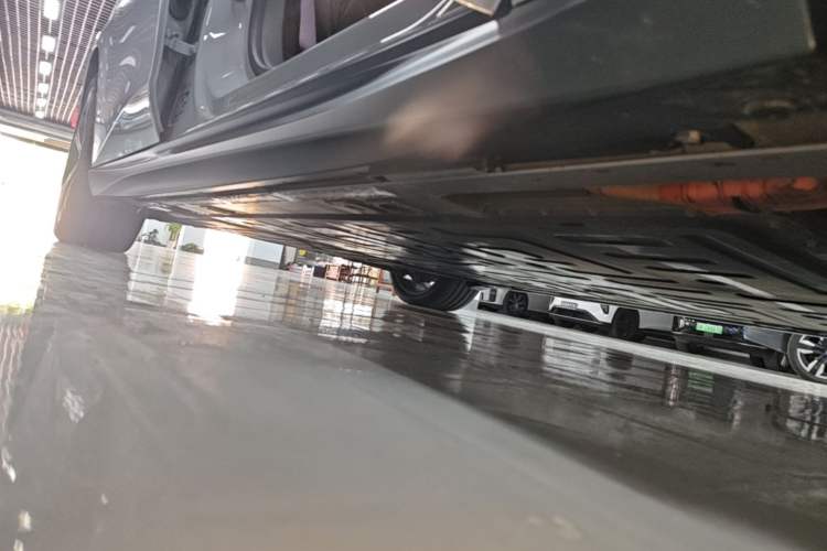 Used Nio ET5T 2024 100kWh Touring Right Side Sill