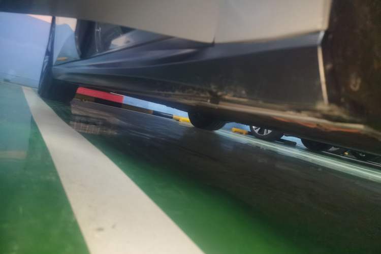 Used Nio ET5T 2024 75kWh Touring Right Side Sill