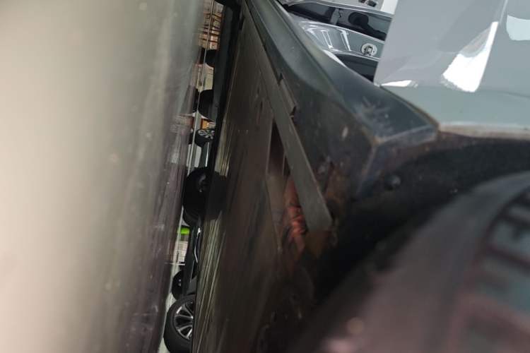 Used Nio ET5T 2024 75kWh Touring Right Side Sill