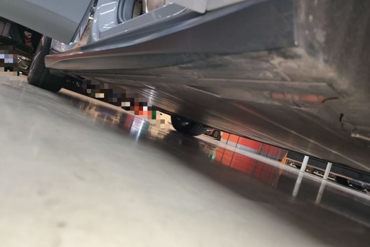 Used Nio ET5T 2024 75kWh Touring Right Side Sill