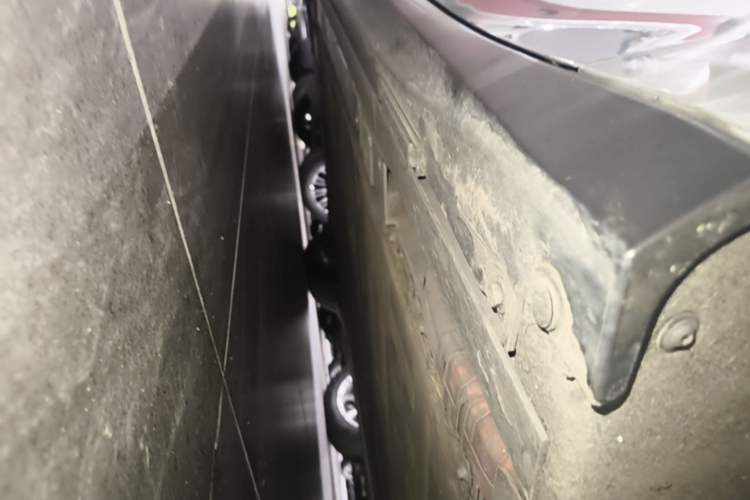 Used Nio ET5T 2024 75kWh Touring Right Side Sill