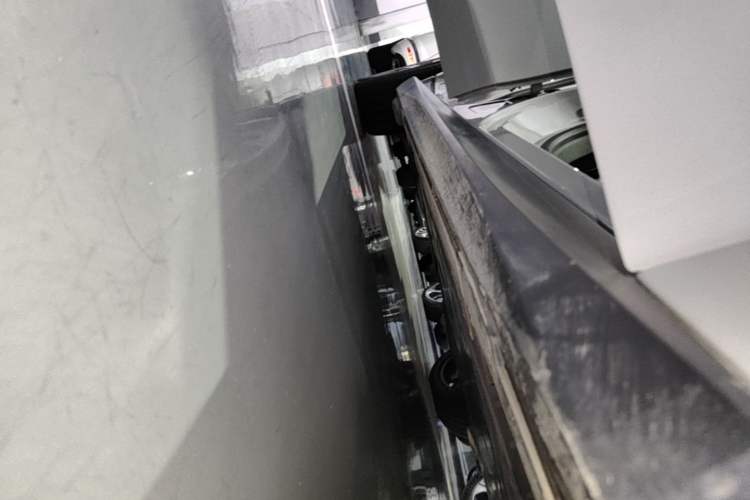 Used Nio ET5T 2024 75kWh Touring Right Side Sill