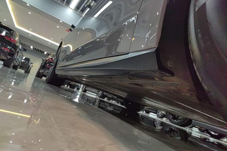 Used Nio ET5T 2024 75kWh Touring Right Side Sill