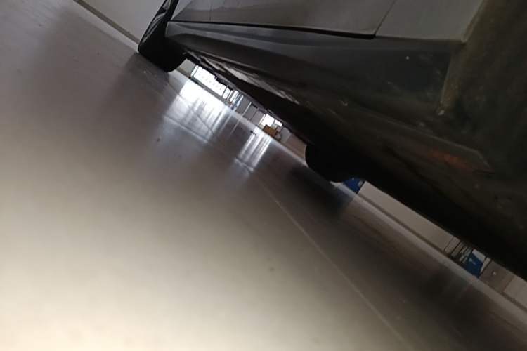 Used Nio ET5T 2024 75kWh Touring Right Side Sill