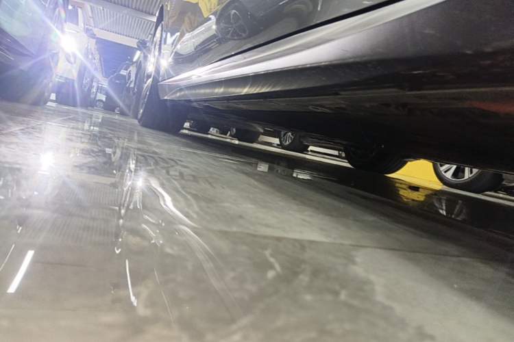 Used Nio ET5T 2024 75kWh Touring Right Side Sill