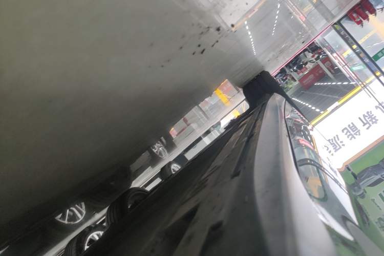 Used Nio ET5T 2024 75kWh Touring Right Side Sill