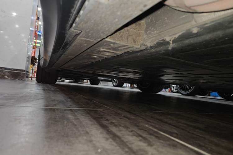 Used Nio ET5T 2024 75kWh Touring Right Side Sill