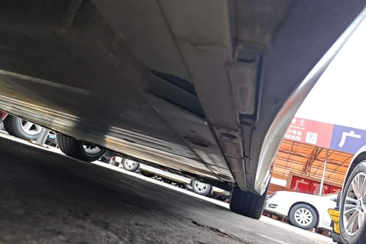 Used Nio ET5T 2024 75kWh Touring Right Side Sill