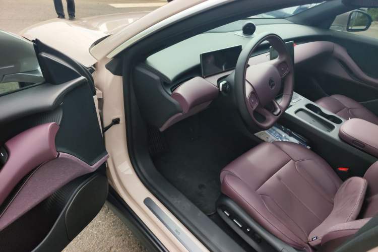 Used Nio ET5T 2024 75kWh Touring Driver Seat