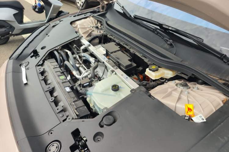 Used Nio ET5T 2024 75kWh Touring Engine Bay Left