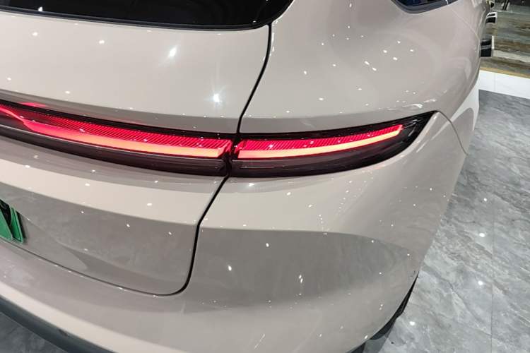 Used Nio ET5T 2024 75kWh Touring Exterior 1