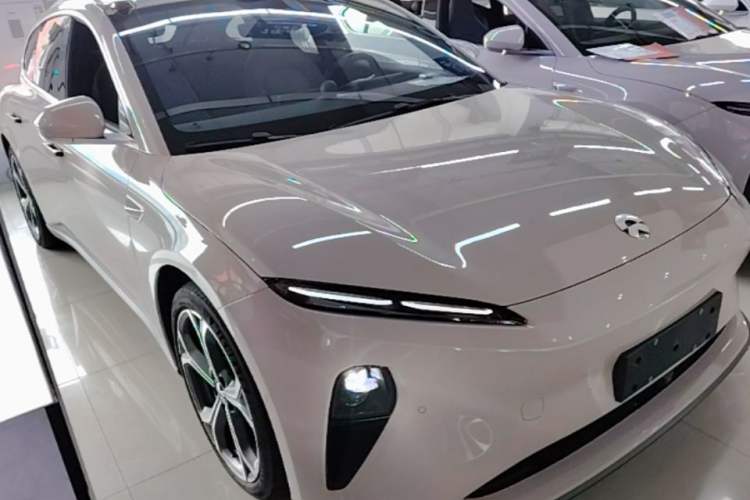 Used Nio ET5T 2024 75kWh Touring Front Right 45 Deg