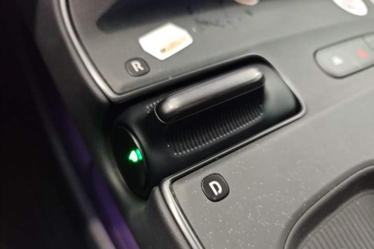 Used Nio ET5T 2024 75kWh Touring Gear Lever
