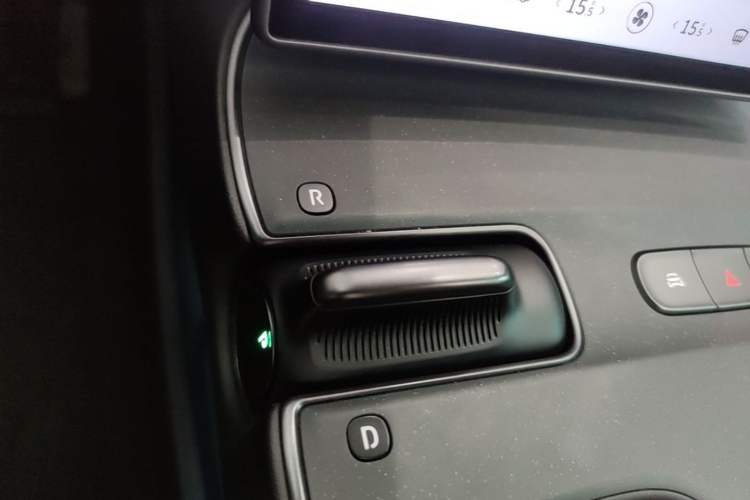Used Nio ET5T 2024 75kWh Touring Gear Lever