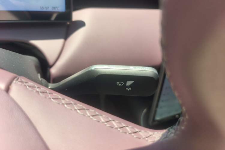 Used Nio ET5T 2024 75kWh Touring Gear Lever