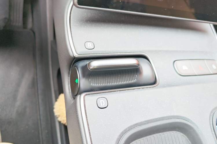 Used Nio ET5T 2024 75kWh Touring Gear Lever