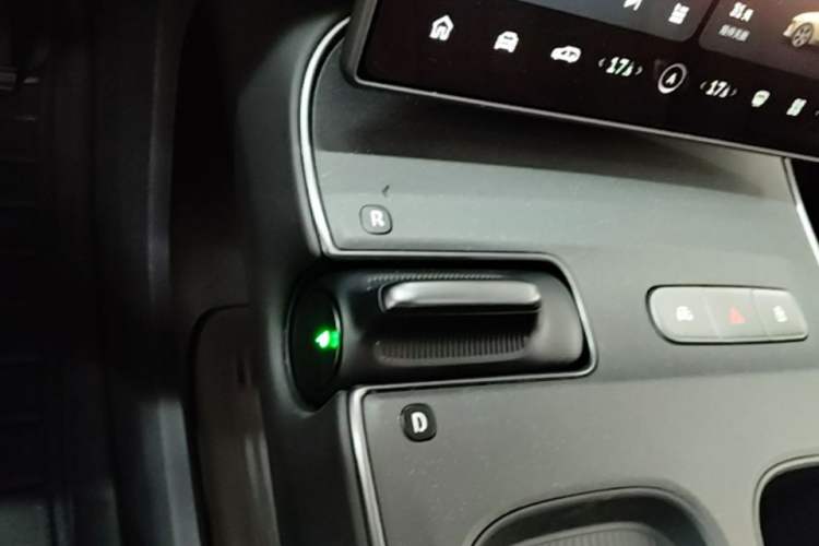 Used Nio ET5T 2024 75kWh Touring Gear Lever