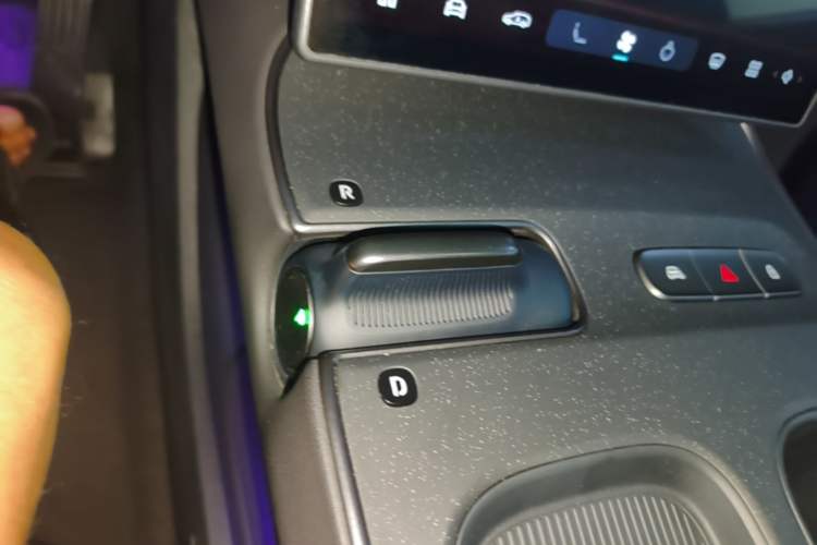 Used Nio ET5T 2024 75kWh Touring Gear Lever