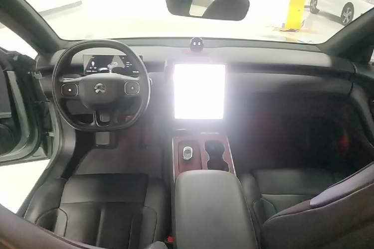 Used Nio ET5T 2024 75kWh Touring Center Console