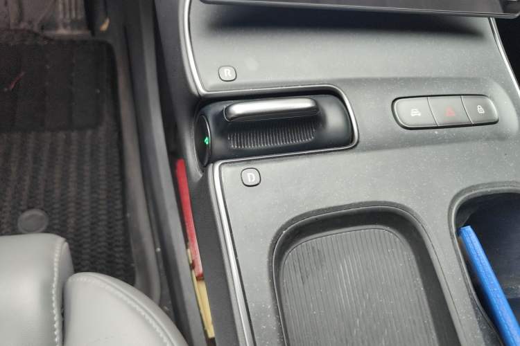 Used Nio ET5T 2024 75kWh Touring Gear Lever