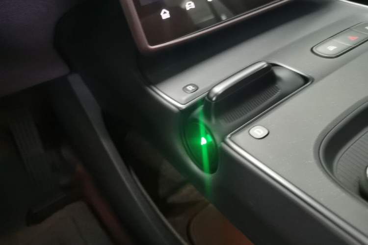 Used Nio ET5T 2024 75kWh Touring Gear Lever