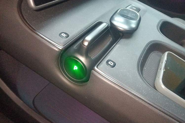 Used Nio ET5T 2024 75kWh Touring Gear Lever