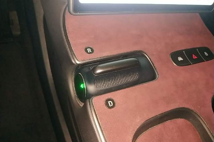Used Nio ET5T 2024 75kWh Touring Gear Lever