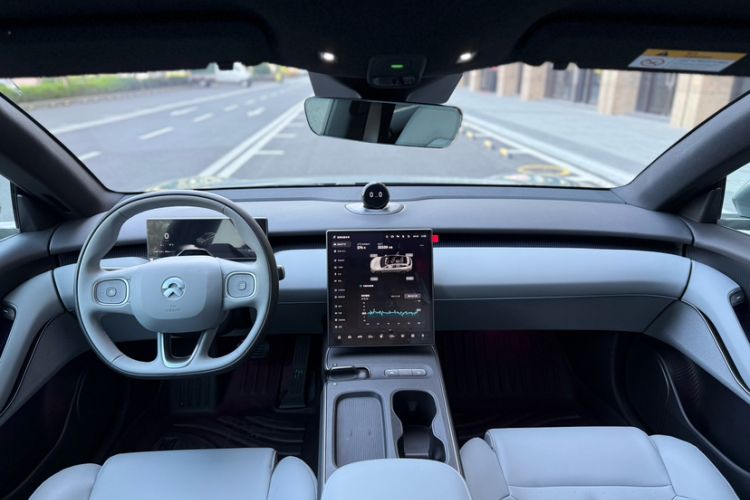 Used Nio ET5T 2024 100kWh Touring Interior 10