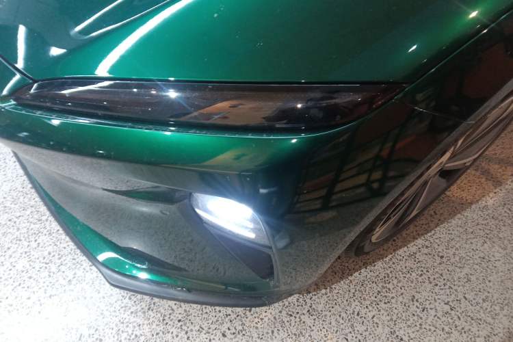 Used Nio ET5T 2024 75kWh Touring Left Front Headlight