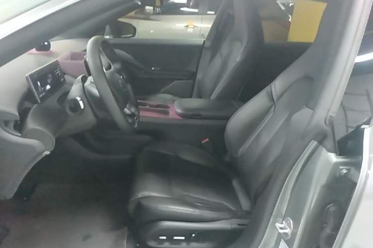 Used Nio ET5T 2024 75kWh Touring Left Front Seat