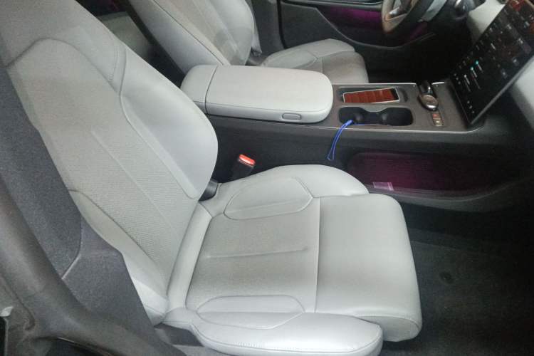 Used Nio ET5T 2024 75kWh Touring Right Front Seat