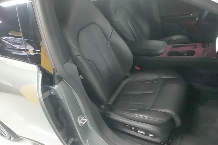 Used Nio ET5T 2024 75kWh Touring Right Front Seat
