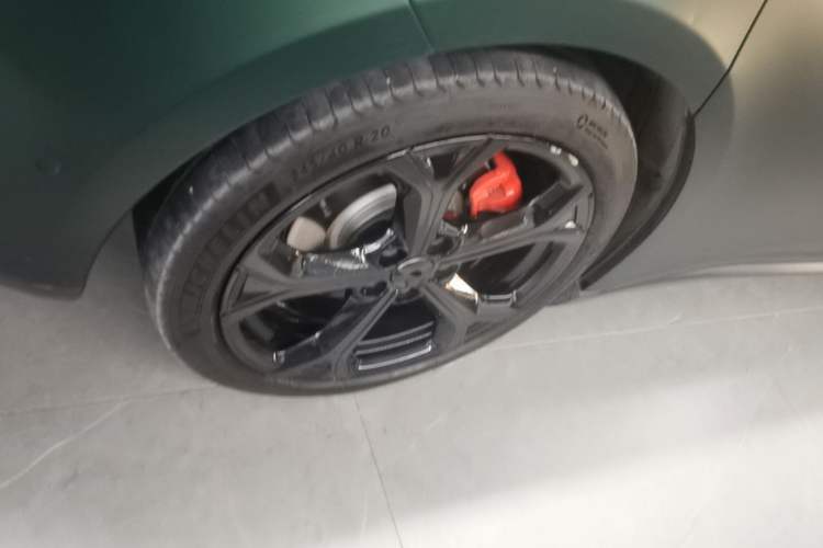Used Nio ET5T 2024 75kWh Touring Right Rear Wheel Hub
