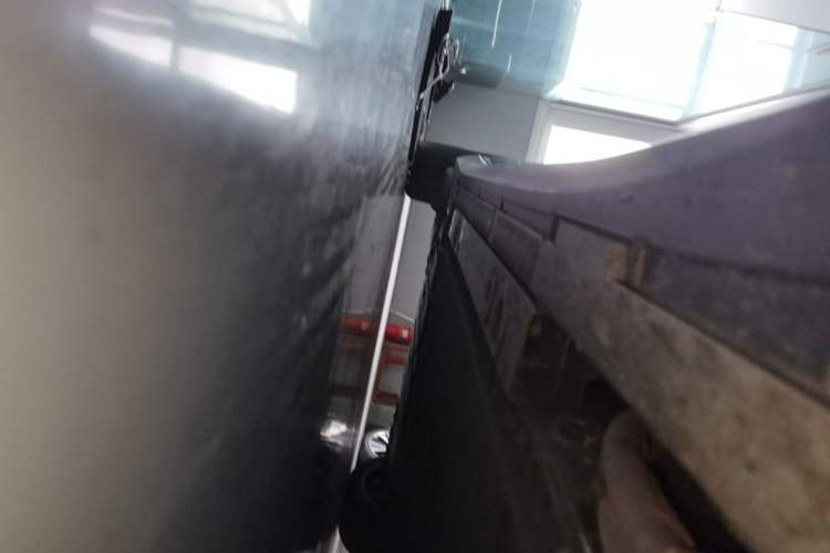 Used Nio ET5T 2024 100kWh Touring Right Side Sill