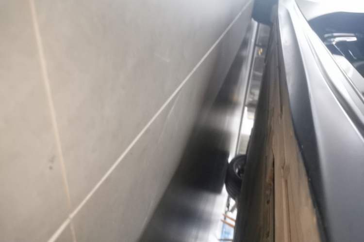 Used Nio ET5T 2024 75kWh Touring Right Side Sill